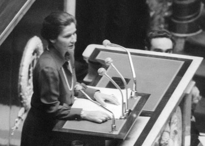 Simone Veil : un peu de respect svp