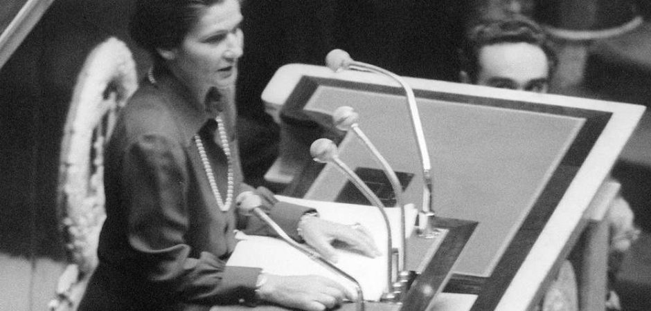 Simone Veil : un peu de respect svp