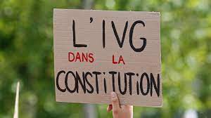 Constitutionnaliser un “droit à l’avortement » : total contre-sens !